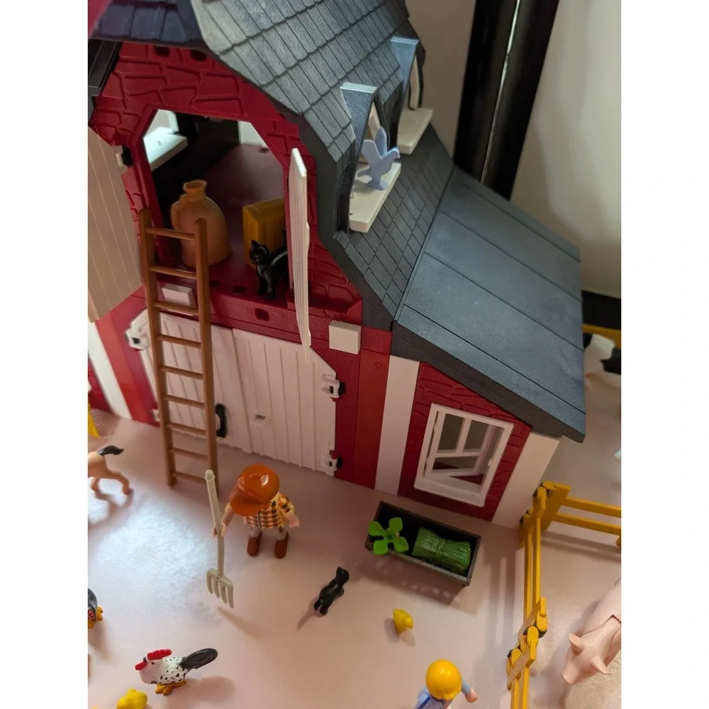 Playmobil 9315 Set Farm Country Barn Silo Cows Chickens Horses Kids Accessories